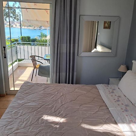 Top Floor On Villa, 3' From Center, By The Sea! Host Is Efi Kwsta Preveza Exteriör bild
